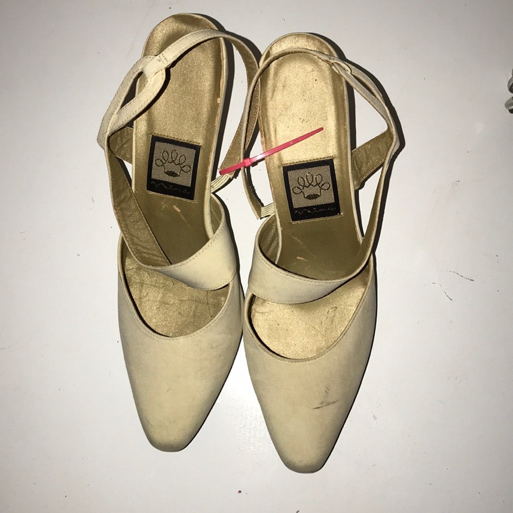 Shoes - Picture 2 of 3